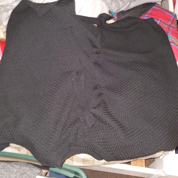 Sweater - Picture 3 of 3